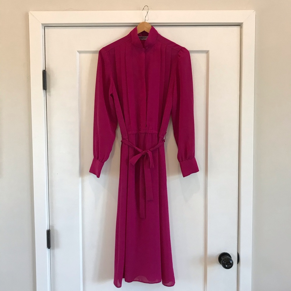 Vintage long sleeves Midi Dress w/ pleated details